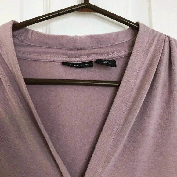 Tahari Short Sleeved Shirt Flowy Light  Purple Size Medium - Picture 7 of 15